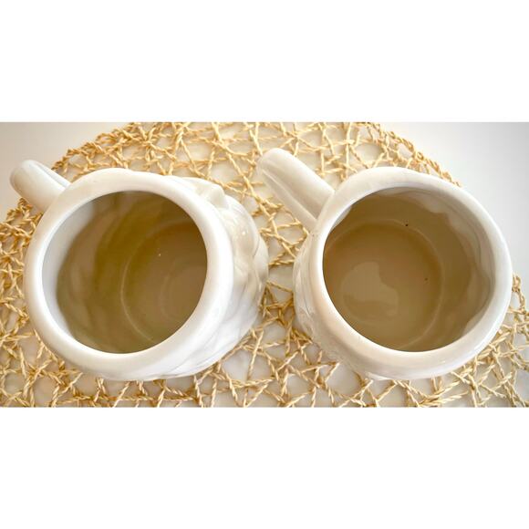 Set of 2 White Earthenware Santa Mugs Vintage Design - Picture 4 of 5